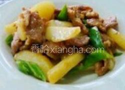 土豆块炖猪肉