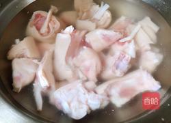 杀猪菜之红烧猪蹄的做法图解2