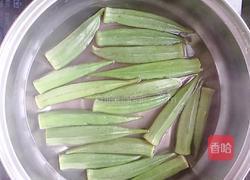 秋葵炒肉的做法图解2