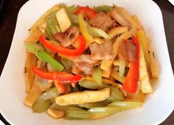 五花肉爆炒香干西芹