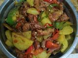 牛肉炒辣椒土豆片