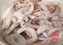 咸菜炒鱿鱼的做法图解3