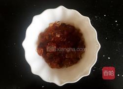 燕窝桃胶银耳糖水的做法图解2