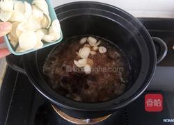 燕窝桃胶银耳糖水的做法图解7