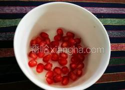 石榴熟了尝尝鲜慢慢剥石榴的方法