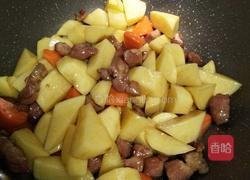 土豆红烧肉的做法图解5