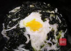 乌云映月（紫菜鸡蛋汤面）的做法图解6