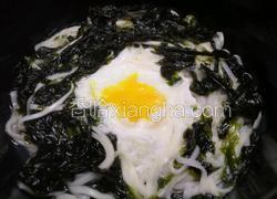 乌云映月（紫菜鸡蛋汤面）