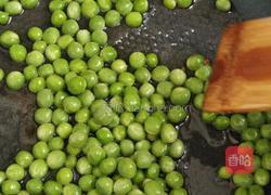 豌豆炒牛排的做法图解6