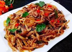 海鲜菇肉丝炒粉