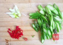 快手时蔬芦笋炒虾仁的做法图解1