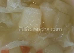 冰糖雪梨银耳羹