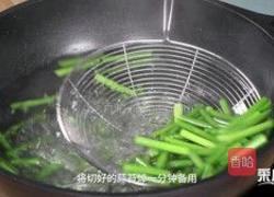 响螺片炒蒜薹的做法图解2