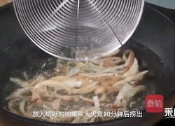 响螺片炒蒜薹的做法图解3