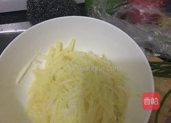 凉拌土豆丝的做法图解1