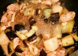 家常茄子炖鸡做法