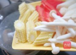 排骨玉米笋汤的做法图解2