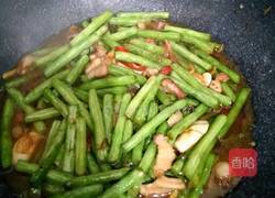 青豆角炒五花肉的做法图解5