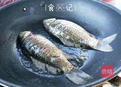 鲫鱼炖豆腐的做法图解3