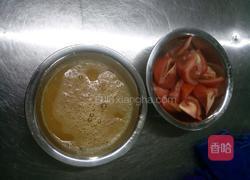 番茄炒鸡蛋的做法图解1
