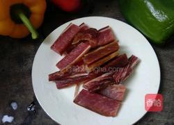 腊肠豆腐香菇煲的做法图解3