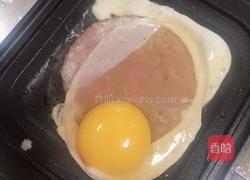 封边火腿蛋三明治(快手餐)的做法图解4