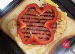 封边火腿蛋三明治(快手餐)的做法图解8
