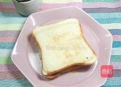 封边火腿蛋三明治(快手餐)的做法图解12