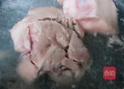 红薯蒸肉丁的做法图解1