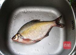 柠檬黄豆蒸鳊鱼的做法图解1