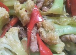 红椒肉丝炒菜花