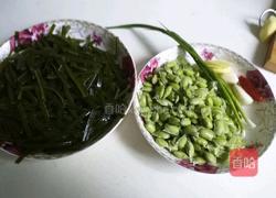 毛豆米炒海带的做法图解1