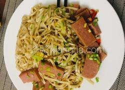 葱香午餐肉炒面