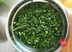 家常韭菜鸡蛋饼的做法图解1