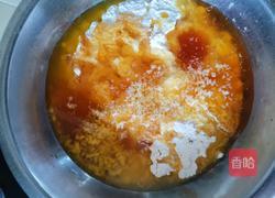 莲蓉蛋黄月饼的做法图解2