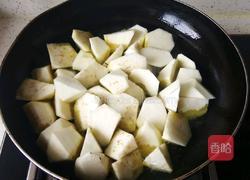 土豆胡萝卜烧茄子的做法图解4