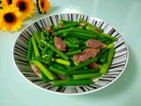 腊肠炒蒜薹