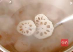 鲜虾白蛤玉米莲藕汤的做法图解7