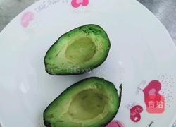 牛油果奶昔的做法图解1