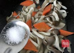 平菇胡萝卜炒鸡蛋的做法图解5