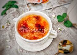 养颜润肺汤（蔓越莓桃胶银耳雪梨汤）