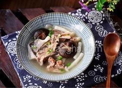 猪骨菌菇汤