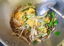 绿豆芽粉条蒜苗炒鸡蛋