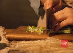 鸡汤馄饨,汤底香醇的做法图解1