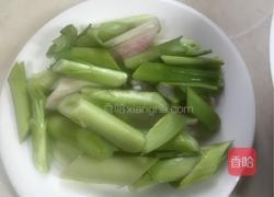 蒜苗回锅肉的做法图解3