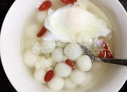 早餐来一碗暖暖的酒酿小汤圆吧！