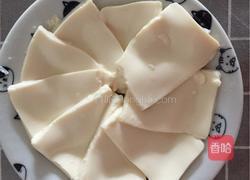 皮蛋豆腐的做法图解2