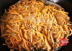 红糖麦芽沙琪玛的做法图解3