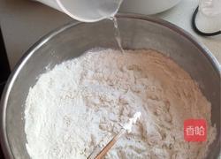 鲜香的传统韭菜盒子（零失败超详细）的做法图解2