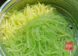 凉拌莴笋丝的做法图解4